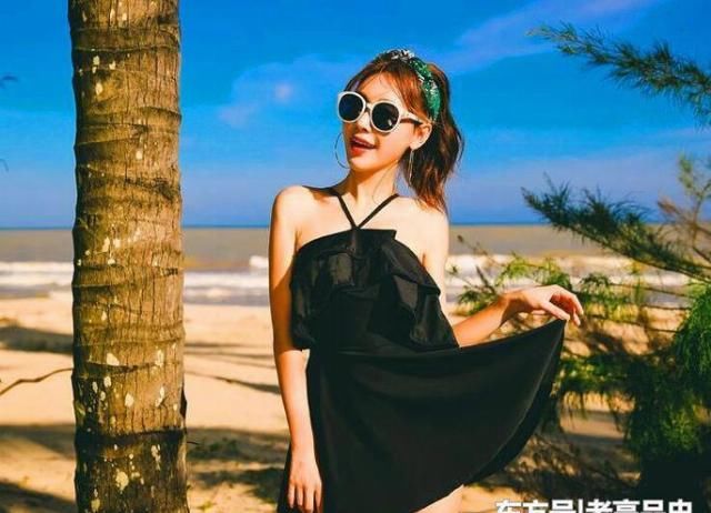  『魅力』颜值满分的泳衣美女，塑造完美身材曲线，潮流感十足！