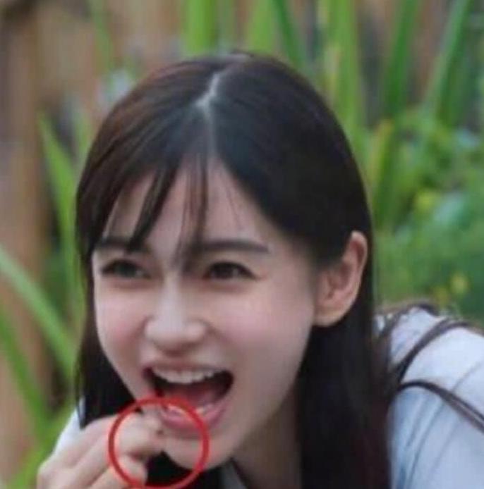 黄晓明夫妇频频遭黑怒怼幕后黑手：为黑而黑拿到的钱你不心痛吗？