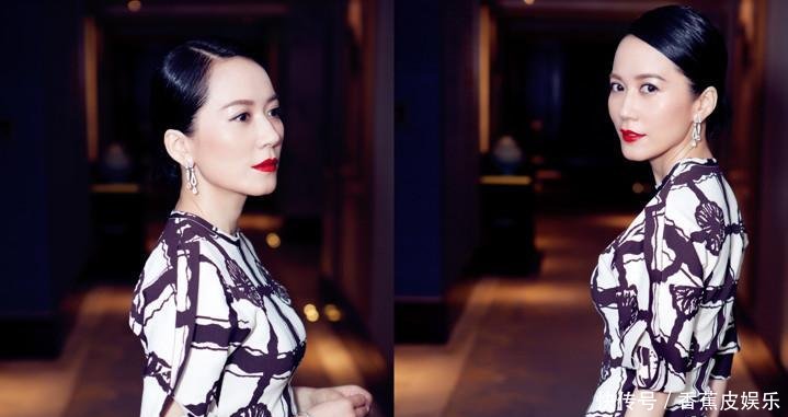 47岁俞飞鸿穿亮片薄纱裙优雅动人, 大秀东方美, 年龄就成了个摆设