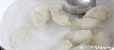  口感■速冻饺子不要在直接下锅煮了，多加“这一步”，饺子口感才更好