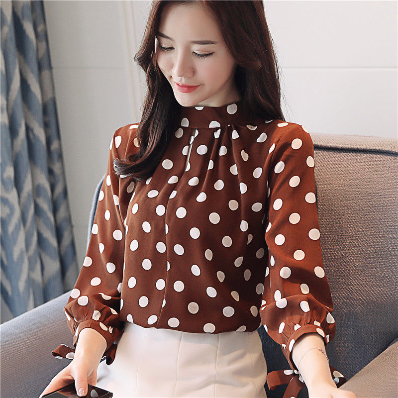 女人尽量别穿打底裤配大衣，学学下图女人这样穿，真的迷死人了