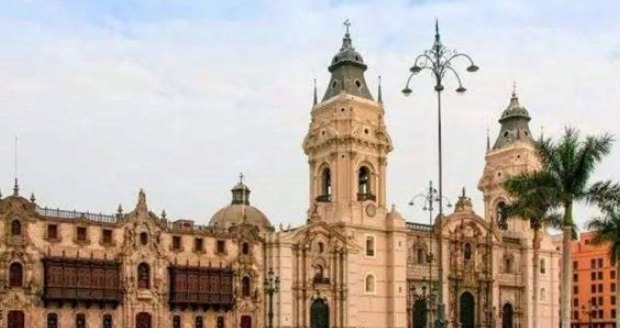 世界上唯一不下雨的城市：600年没下过雨，却养活了800万人