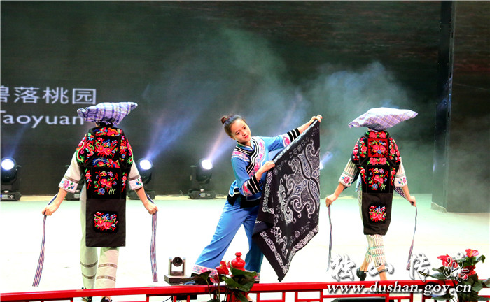 独山:为黔南民族服饰创意设计大赛整装待发