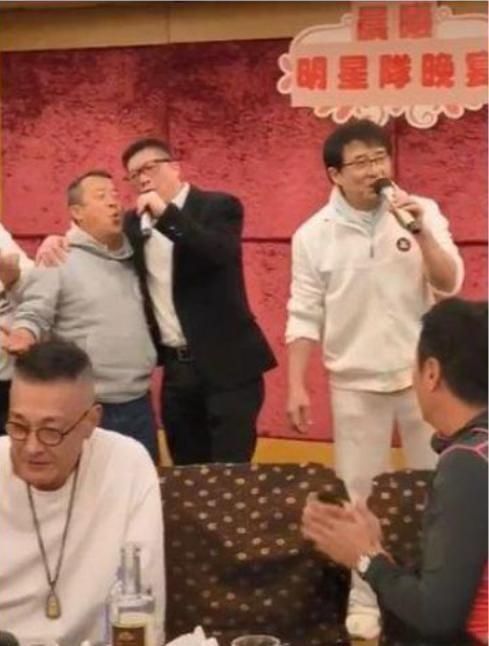 聚餐■传成龙与曾志伟等人聚餐患肺炎隔离？本人发声辟谣：我很健康