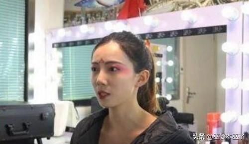 巧笑倩兮,美目盼兮。全网在求牵手的“大唐不倒翁女孩”终于火了