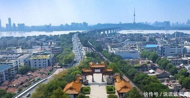 武汉到西安一条350时速高铁，设有16站，通车后两小时到西安