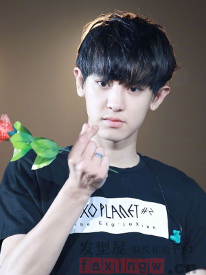 适合大一男生的发型 帅气发型开启人生新篇章