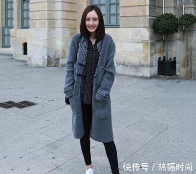 陈妍希一家三口现身机场, 大家却被她脚上的鞋子圈粉, 真心好看