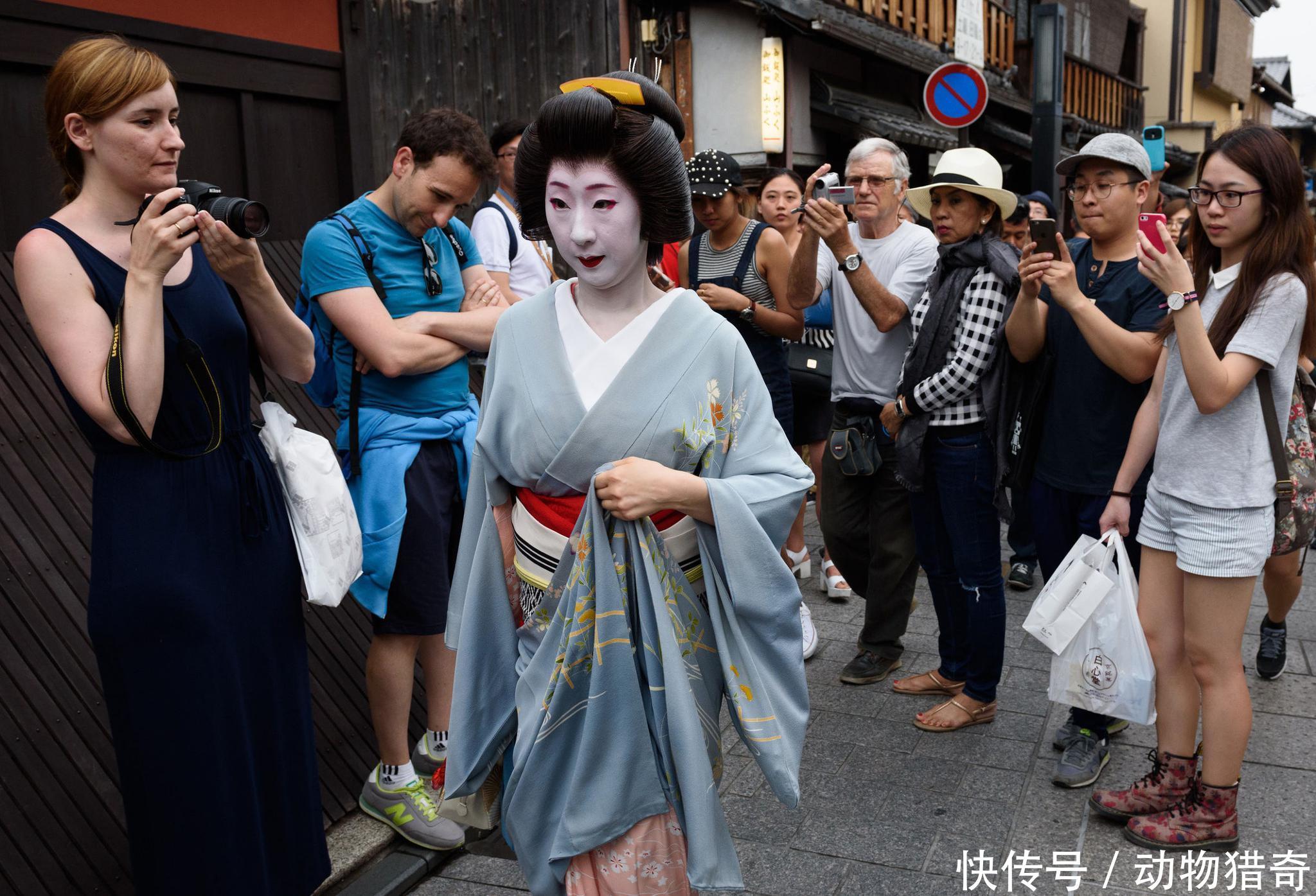 直击游客暴涨的日本,中国人最多,看看当地人对此如何评价