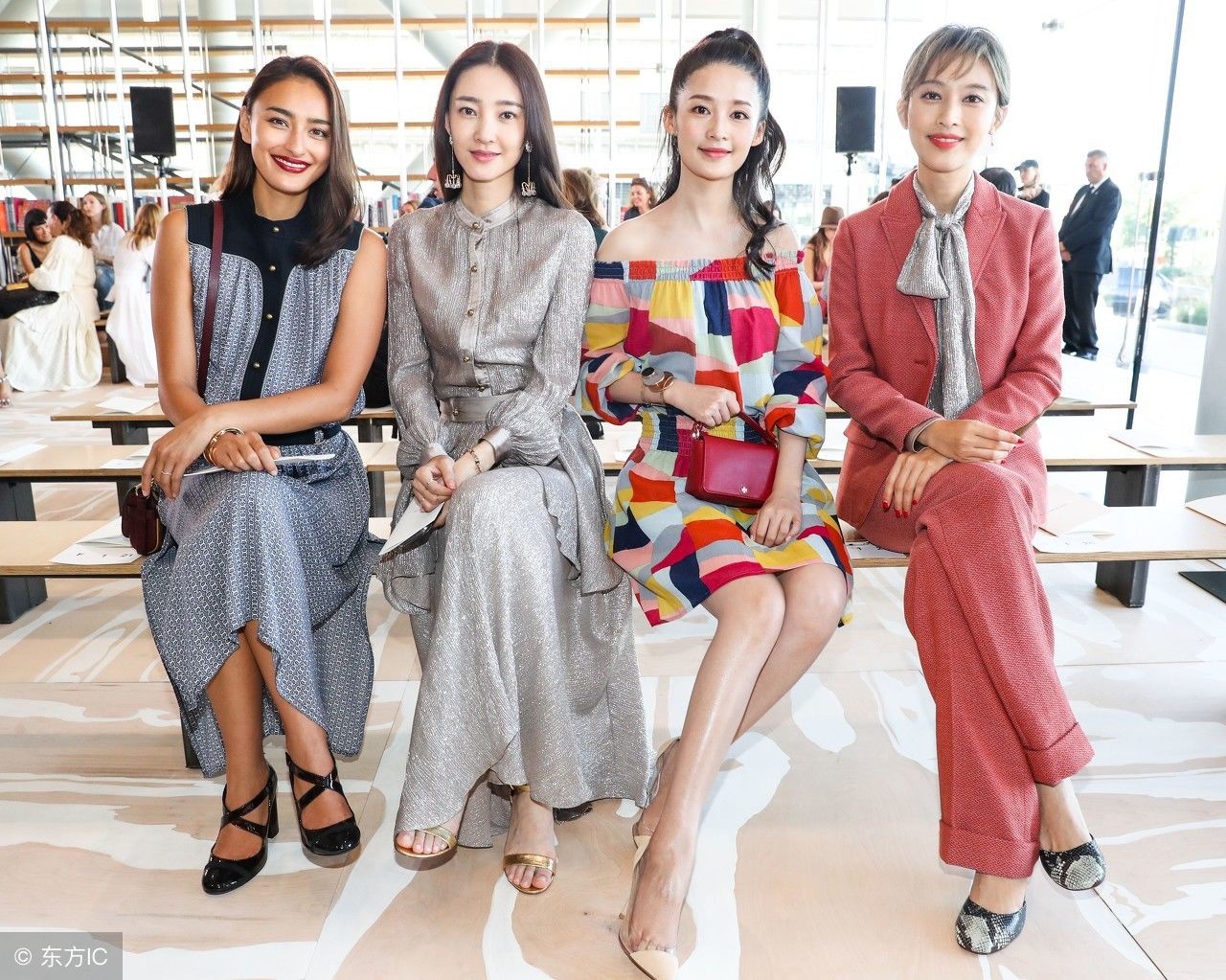 李沁比美又赢了,网友:一白比三”美”呀!