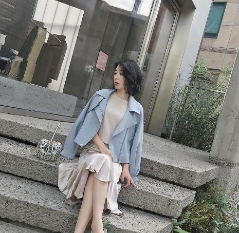 95后妹子的早秋穿搭来了，一般人都可轻松hold住