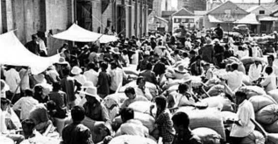 5张珍贵老照片：图三很浪漫，图五很少有人记得了