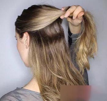 天气太热可扎无刘海丸子头发型！