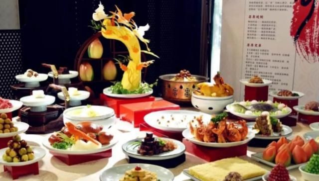 西湖醋鱼跌落神坛？为何顾客不再为国宴佳肴买单，网友：太贪心！