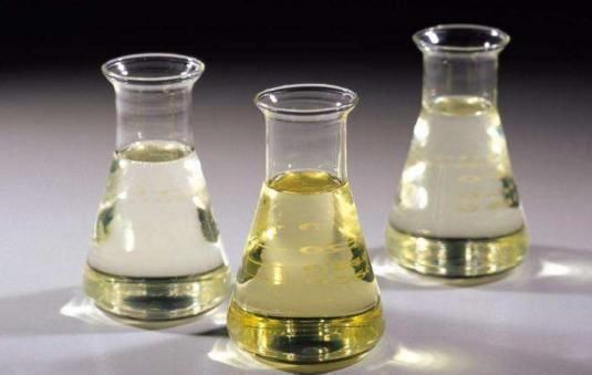 牙膏配上它，睡前擦脸，比激光祛斑更佳，一月脸上斑点全不见