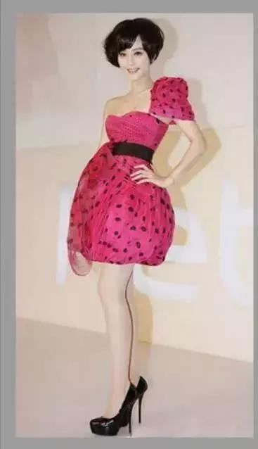 对于女星15cm还叫高跟鞋?那是平底鞋!你是没看到“恨天高女王”