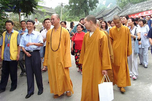 中国“最低调”的寺院，和尚都是名校毕业的高材生，香火非常旺盛