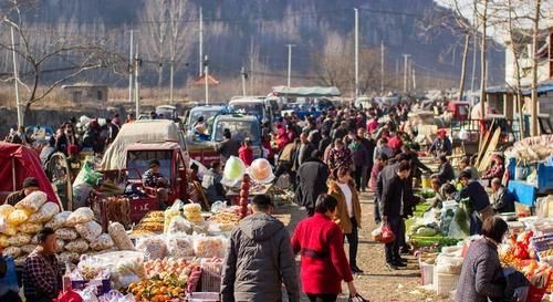  「农民」农村集市冷冷清清，农民不需要赶集了吗？乡村集市还能