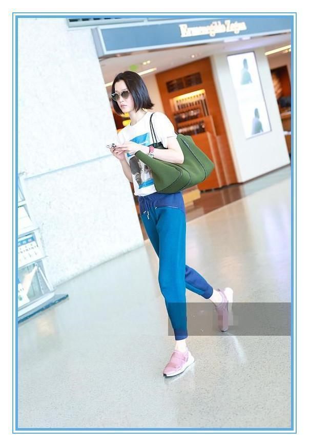 没杜鹃的气质真别穿束脚运动裤，否则像林允一样穿成睡裤就尴尬了