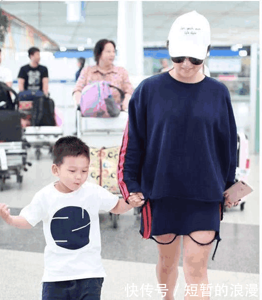 何洁现机场, 破烂裙子惹争议, 网友: 分分钟想扯掉下面那根绳!