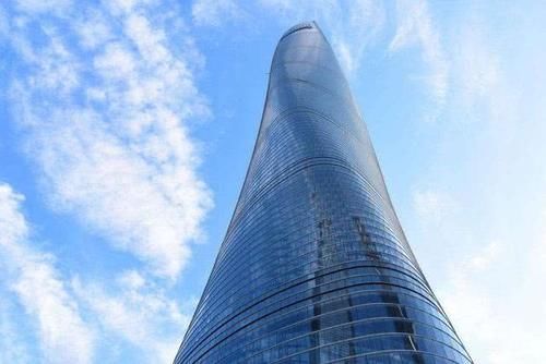  中国：中国第一高楼耗资150亿！为啥寿命仅50年？遇大风摆动幅度