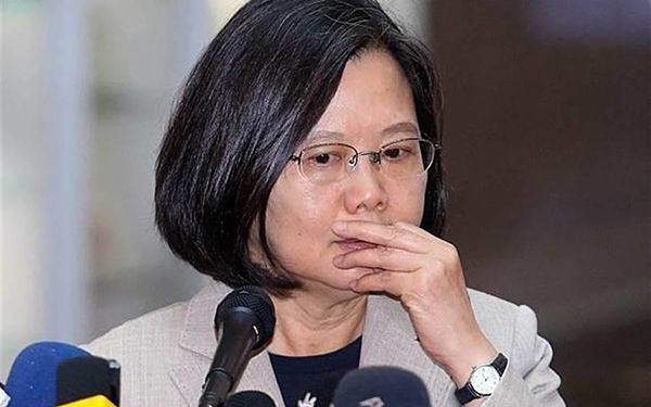  【水军】不拿陆配子女当人？被岛内网友骂翻的蔡英文，派出“网