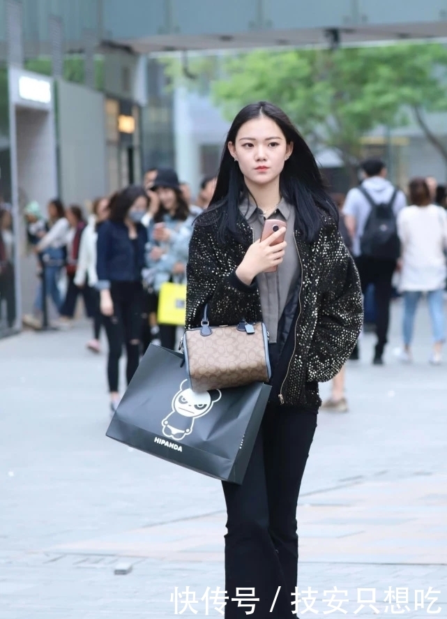  「风格」路人街拍：各种风格的街头丽人，眼花缭乱啊！