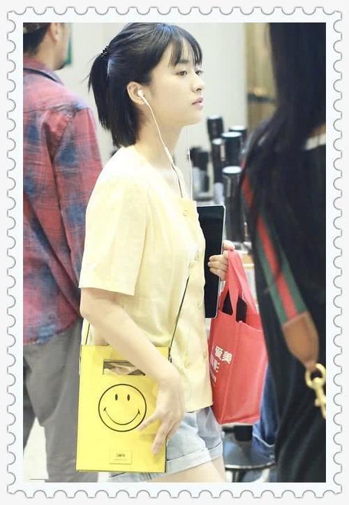 沈月减肥成功了？大象腿秒变筷子腿，网友：未修图的腿才接地气