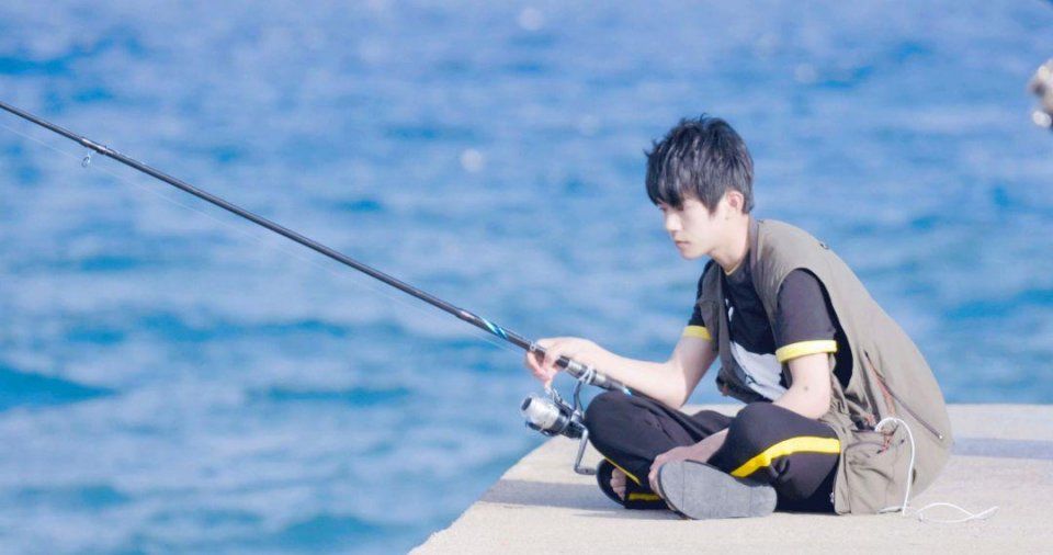 30岁的助理说，和17岁的四字弟弟谈恋爱，绝对不是姐弟恋