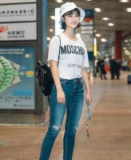 沈月只是剪了发型，160cm穿搭出180的气场，网友：这发型看了想剪