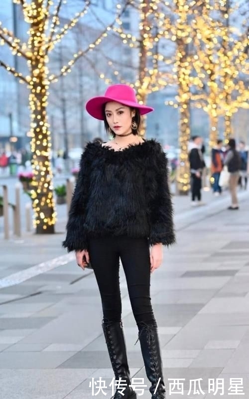 「美女」美女黑色调的搭配气质优雅大方,清爽自然的感觉美美哒