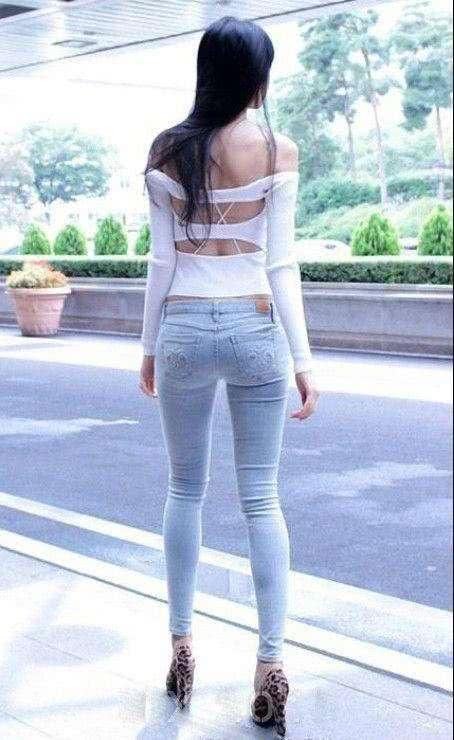 紧身裤更是塑造淑女气质,气场压倒一片路人款,穿多久都不会过时