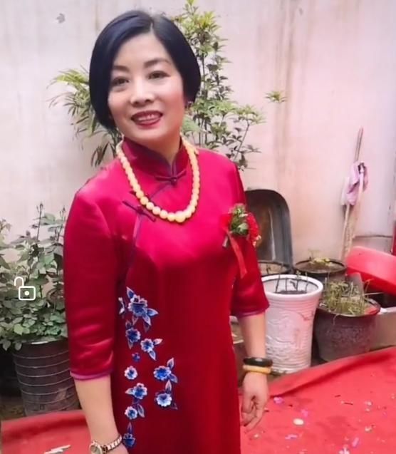  【婆婆】为何婚礼现场，跟新娘“争奇斗艳”的多是婆婆？几种原因很有讲究