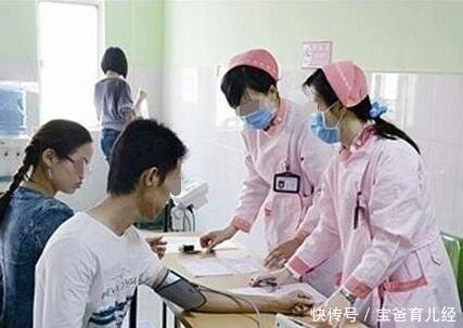 孕妇怀孕9个月突然没了胎动,哭着去医院检查后