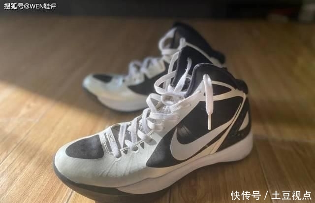 工程网布:8年前曾经见证“林疯狂”的实战神鞋!放到如今它会是年度最佳