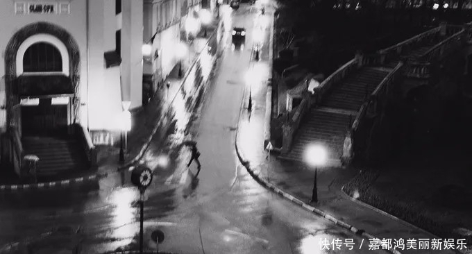  摄影师■对摄影师而言，摒弃色彩会让视觉效果更加纯粹