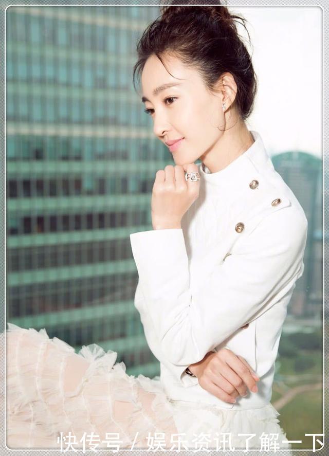 王丽坤又换刘海！三七分刘海显然不适合她，网友：她不止33岁吧？