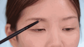 太子妃张天爱带着新发色杀回来了?