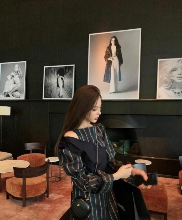  「剪裁手法」“叠穿”已经过时，“日系极简风”越来越火，10组穿搭让你美一季