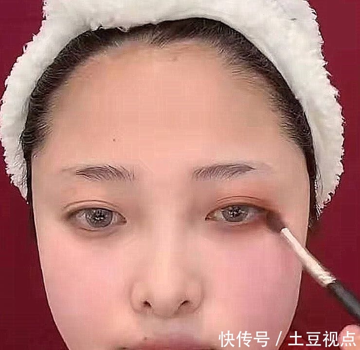「 无知」开始:小妹妹,好好学习吧,完成:我为我的无知道歉!,高中生仿妆鞠婧祎