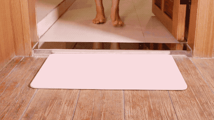 去嫂子家过夜，半夜去卫生间看见这“稀罕物，男人见了都脸红不已