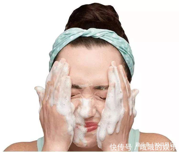 『皮肤』不想被洗烂脸,这3种洗面奶要赶紧扔掉,赶紧看看你还在用吗