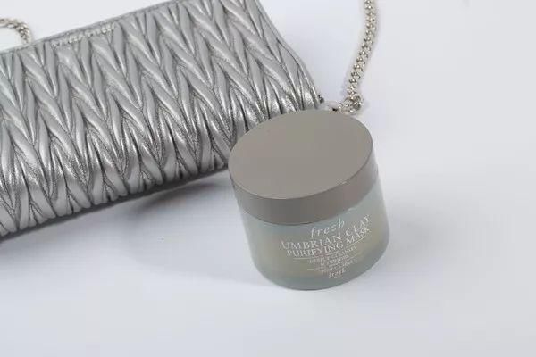 拜托了!化妆包 丨 闷热的夏天，你的毛孔真的需要深层清洁!