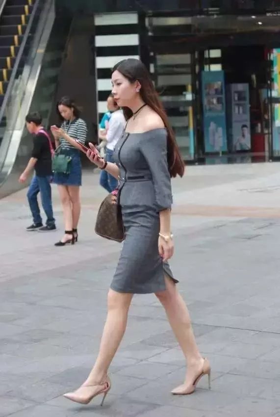 街拍: 街头上那些高挑婀娜的性感迷人美女
