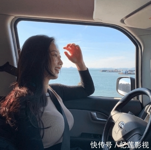 实力|真正的好身材驾车的时候就能看出来,美女一看就是有实力的人