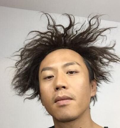 明星奇葩造型,范丞丞头上顶爱心,鹿晗的像龙卷风,邓超一言难尽