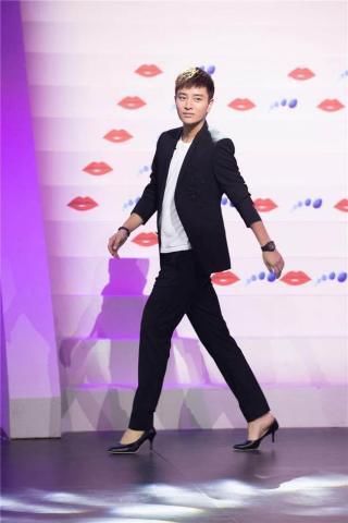这些男星穿高跟鞋太撩人,最后一个笑坏我了!