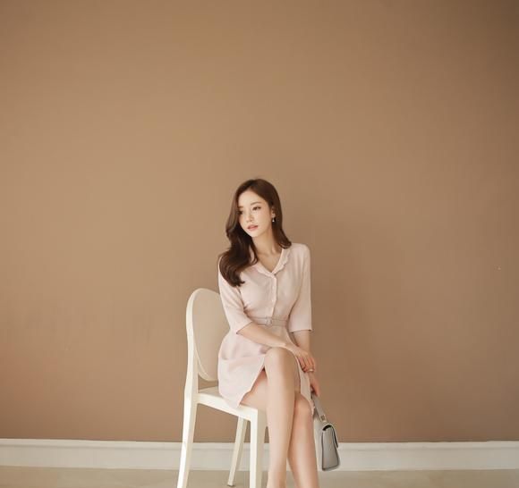 『美女』美女模特孙允珠高清美图苹果嫩粉甜心家居娇嗔连衣裙