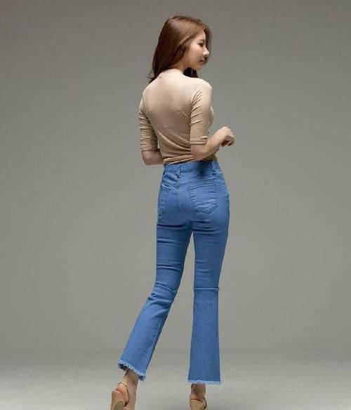  『小姐姐的身』牛仔裤知性优雅个性百搭，充满迷人气息，展现出女性不同的魅力！