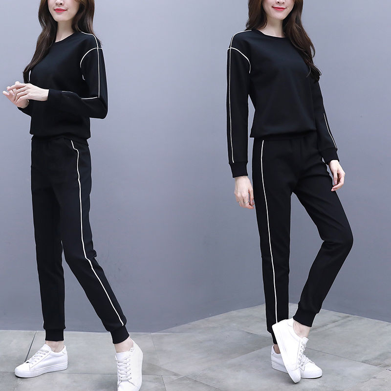 怪不得!表姐把长裙全扔了，直接穿:休闲套装，凹凸身材有女人味